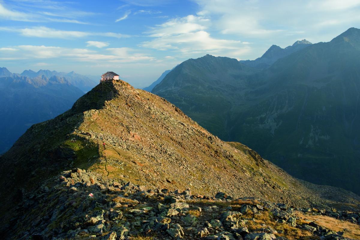 Wanderer Am Brunnenkogel Tztaler Alpen Tirol Sterreich Das